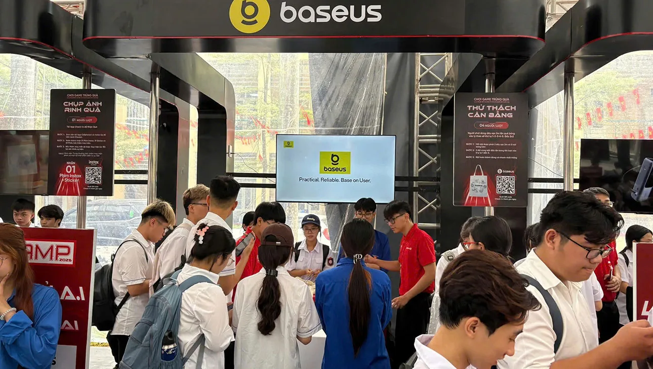THỬ THÁCH LĂN BÓNG BẰNG CÁP SẠC BASEUS 2M TẠI TRƯỜNG ĐẠI HỌC ĐIỆN LỰC HÀ NỘI